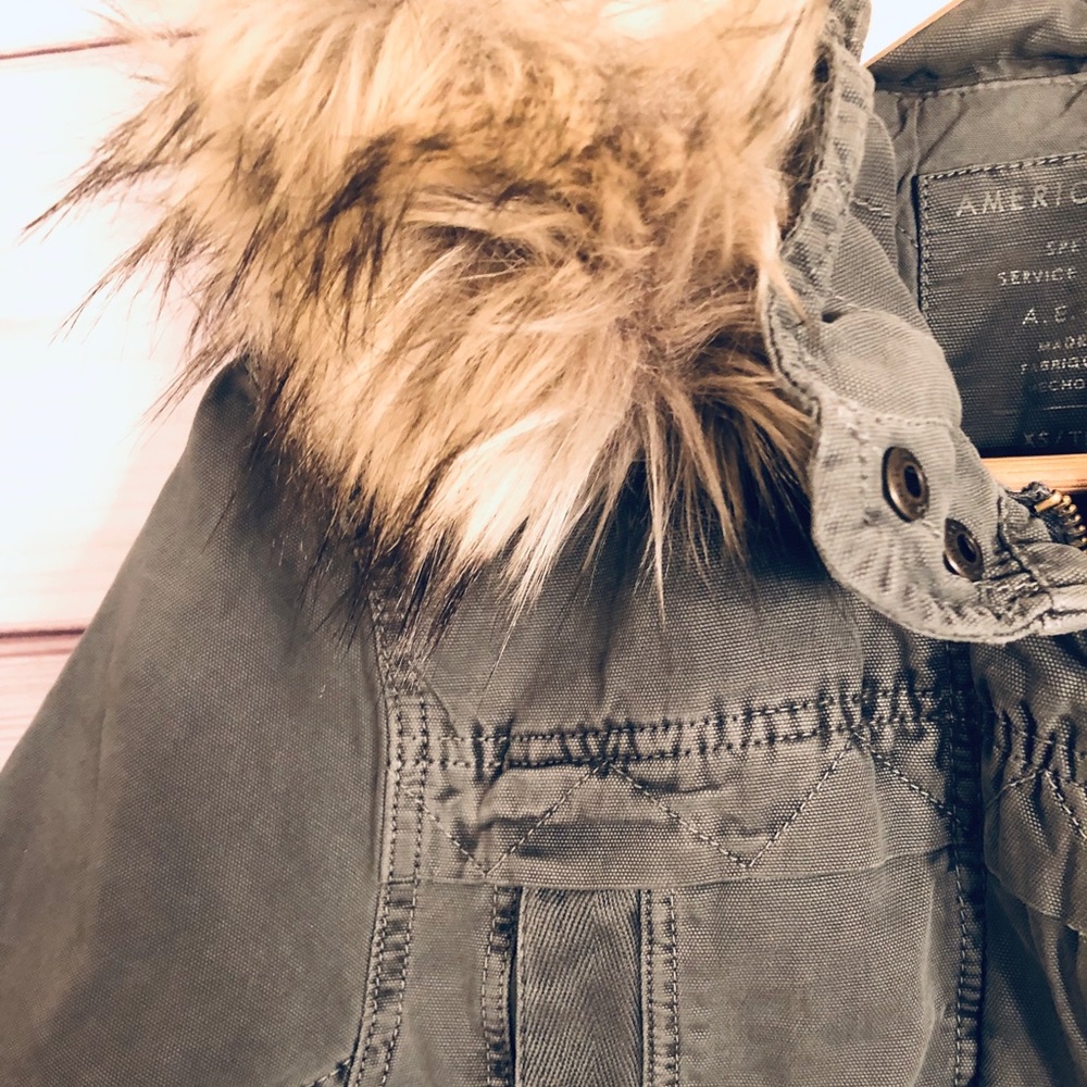 American Eagle utility jacket with fur hood - Picture 4 of 6